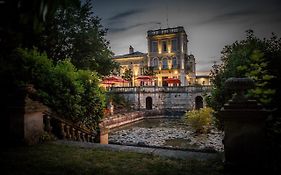 Chateau Du Clos De La Ribaudiere Chasseneuil-du-poitou 4*